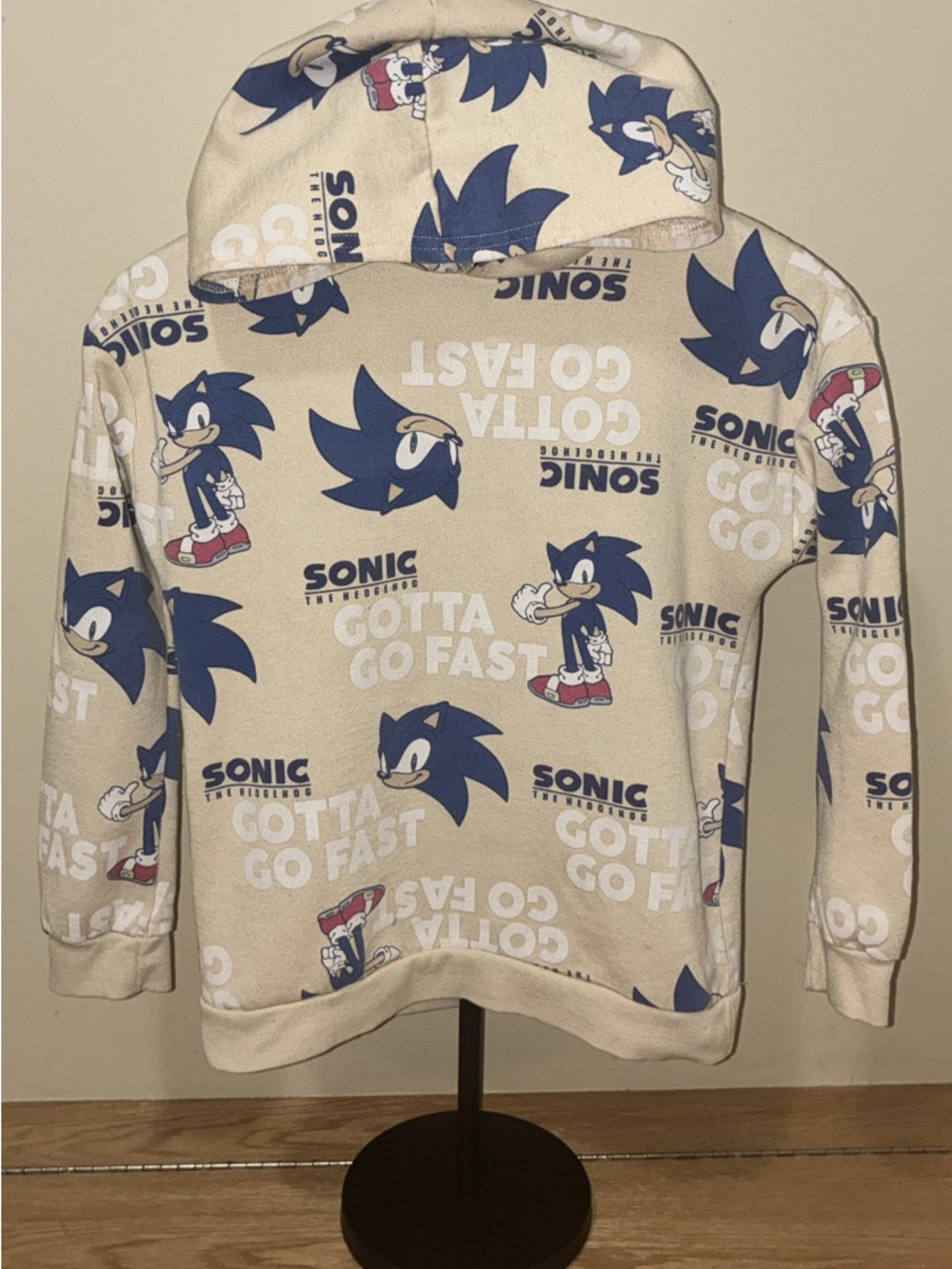 Sonic the Hedgehog Beige Kids Hoodie with All-Over Blue Graphic